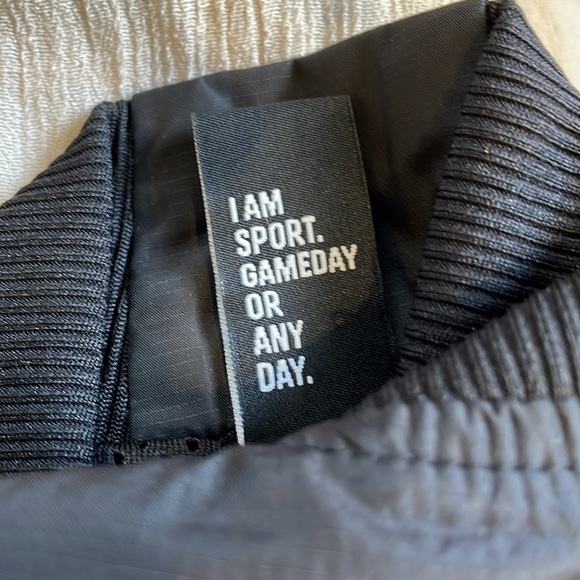 Adidas Athletic Vest Size L - Picture 5 of 5